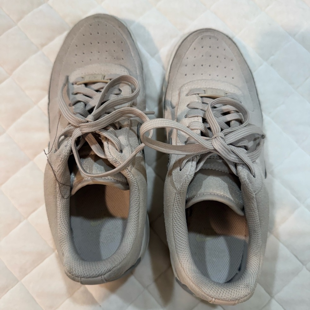 Nike Low-Top Suede Sneakers in Light Gray with Gum Sole - Picture 2 of 2